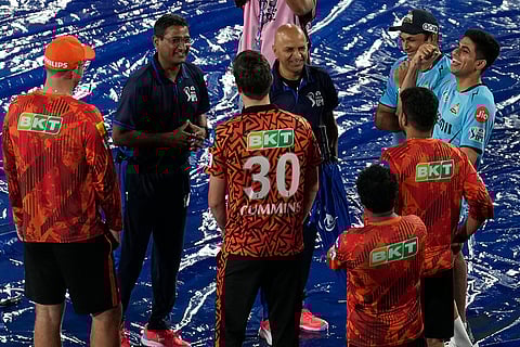 Shubman Gill gesture with Pat Cummins